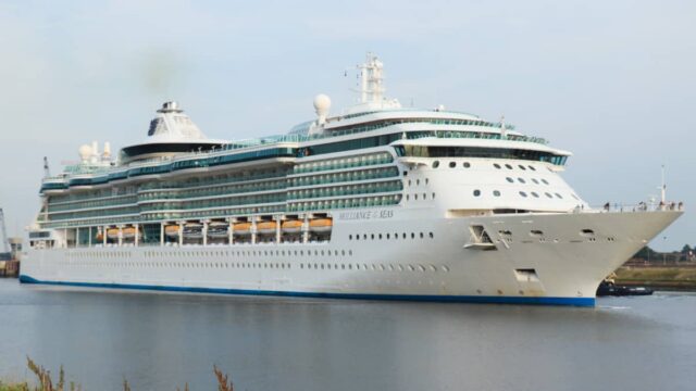 Royal Caribbean seeks thousands of employees over skyrocketing bookings