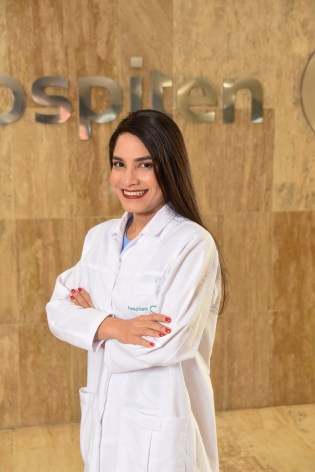 Dr. Mirna Arias, general surgeon and coloproctologist at Hospiten Santo Domingo