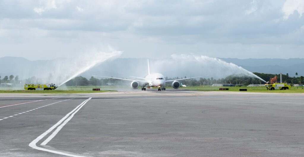 Abinader receives Air Europa's oldest aircraft in Santiago - Tourism news