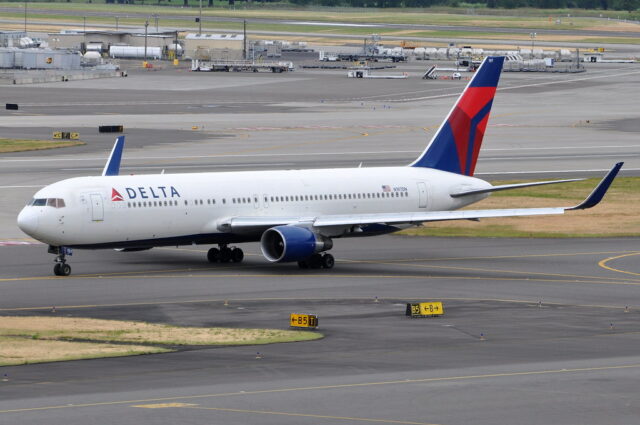 Delta surpasses United in profitability and luxury service