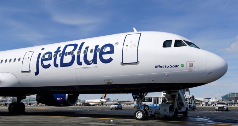 JetBlue's 20 years in the DR: it urgently needs to improve its image - Tourism news